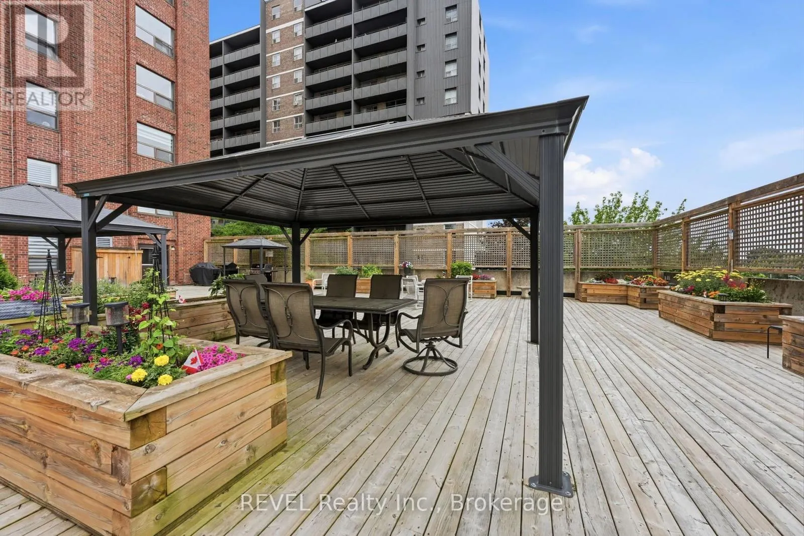 201 - 141 CHURCH STREET #201