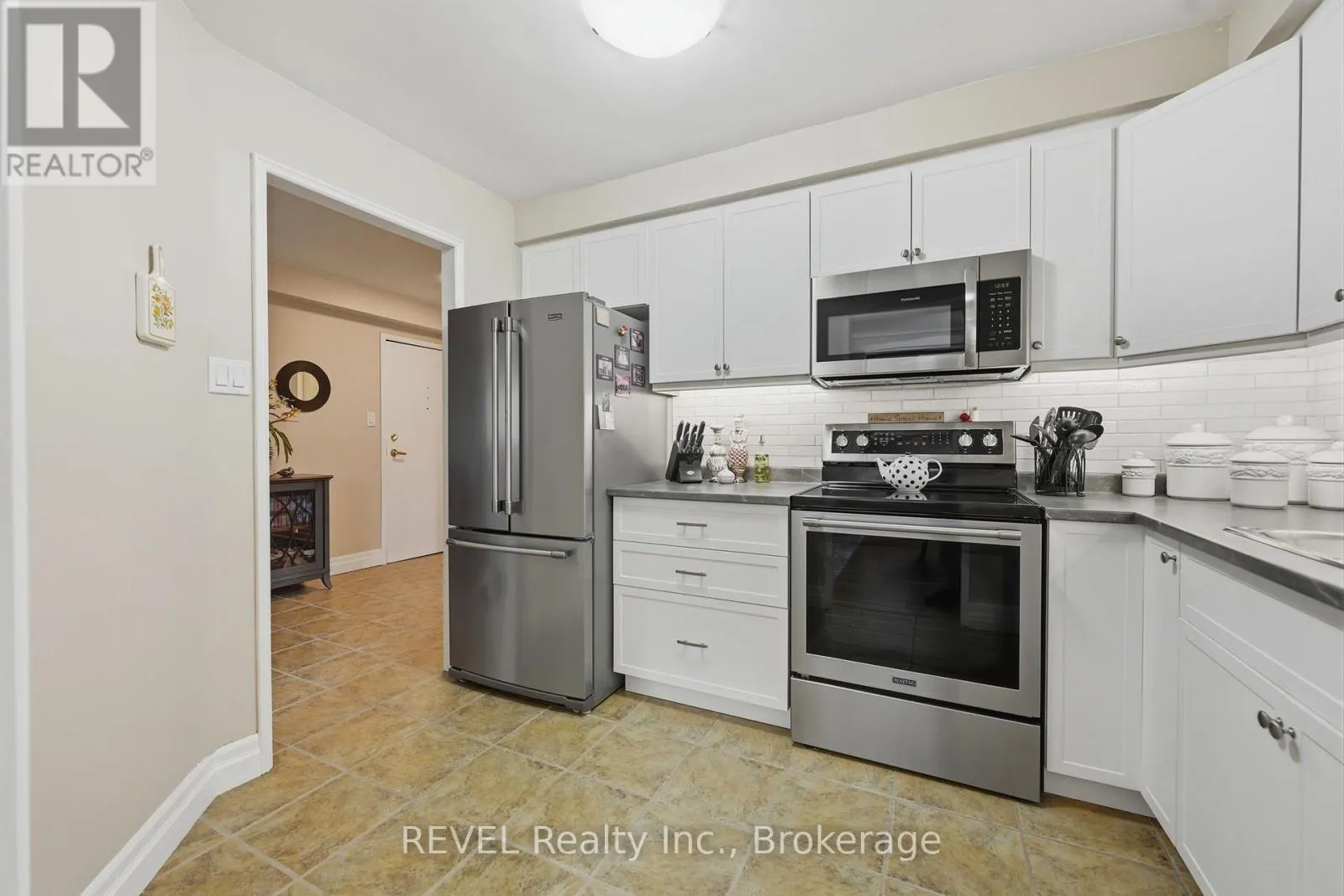 201 - 141 CHURCH STREET #201
