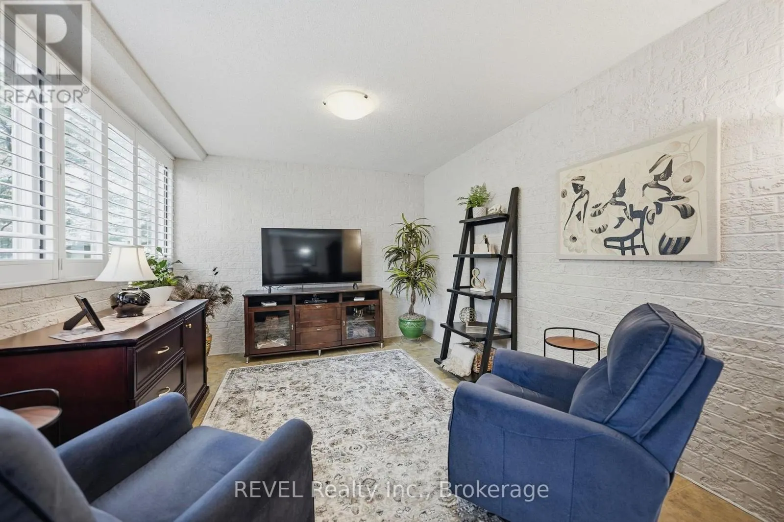 201 - 141 CHURCH STREET #201