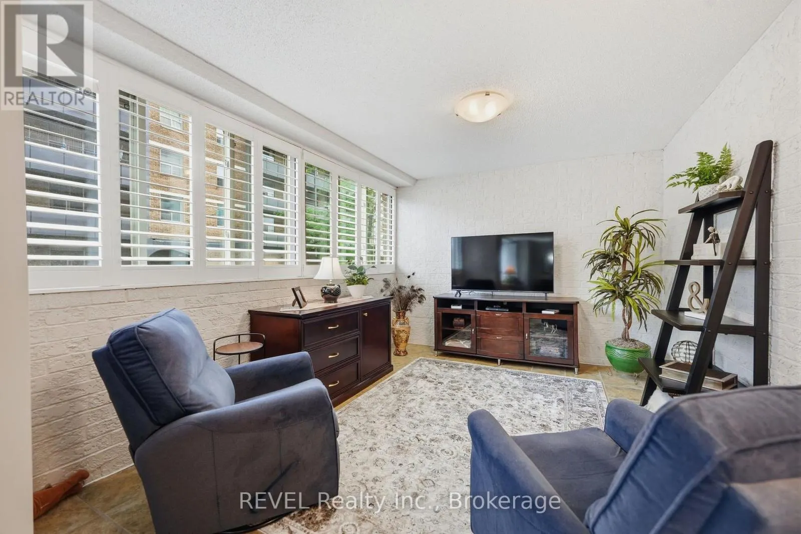 201 - 141 CHURCH STREET #201