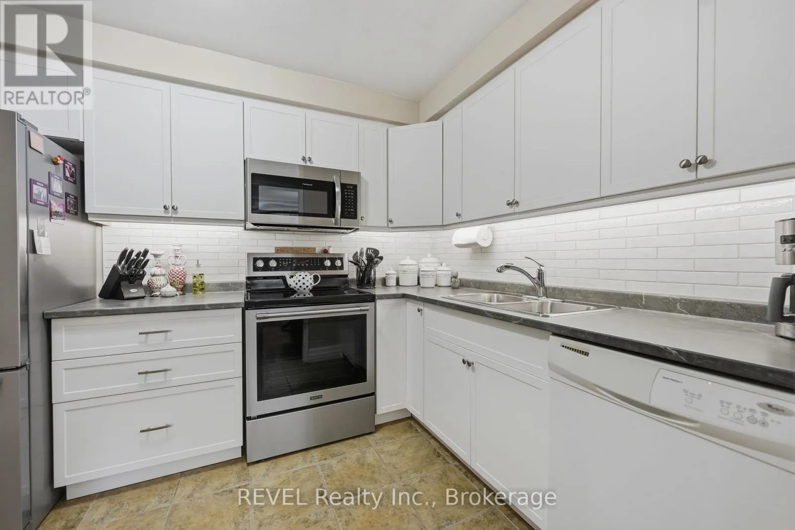 201 - 141 CHURCH STREET #201