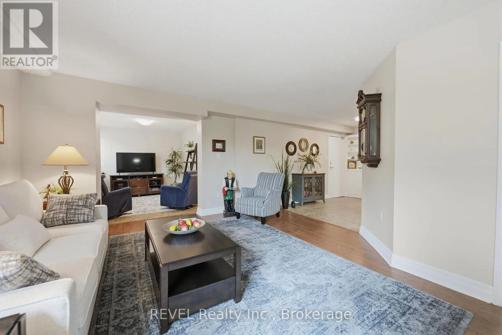 201 - 141 CHURCH STREET #201