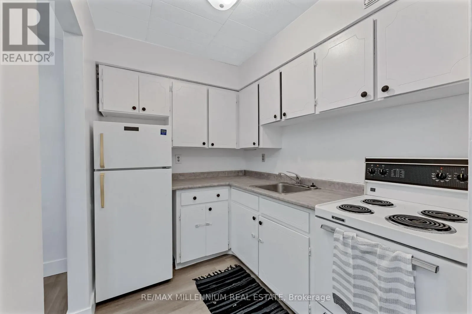 1747-1767 UNIVERSITY AVENUE W