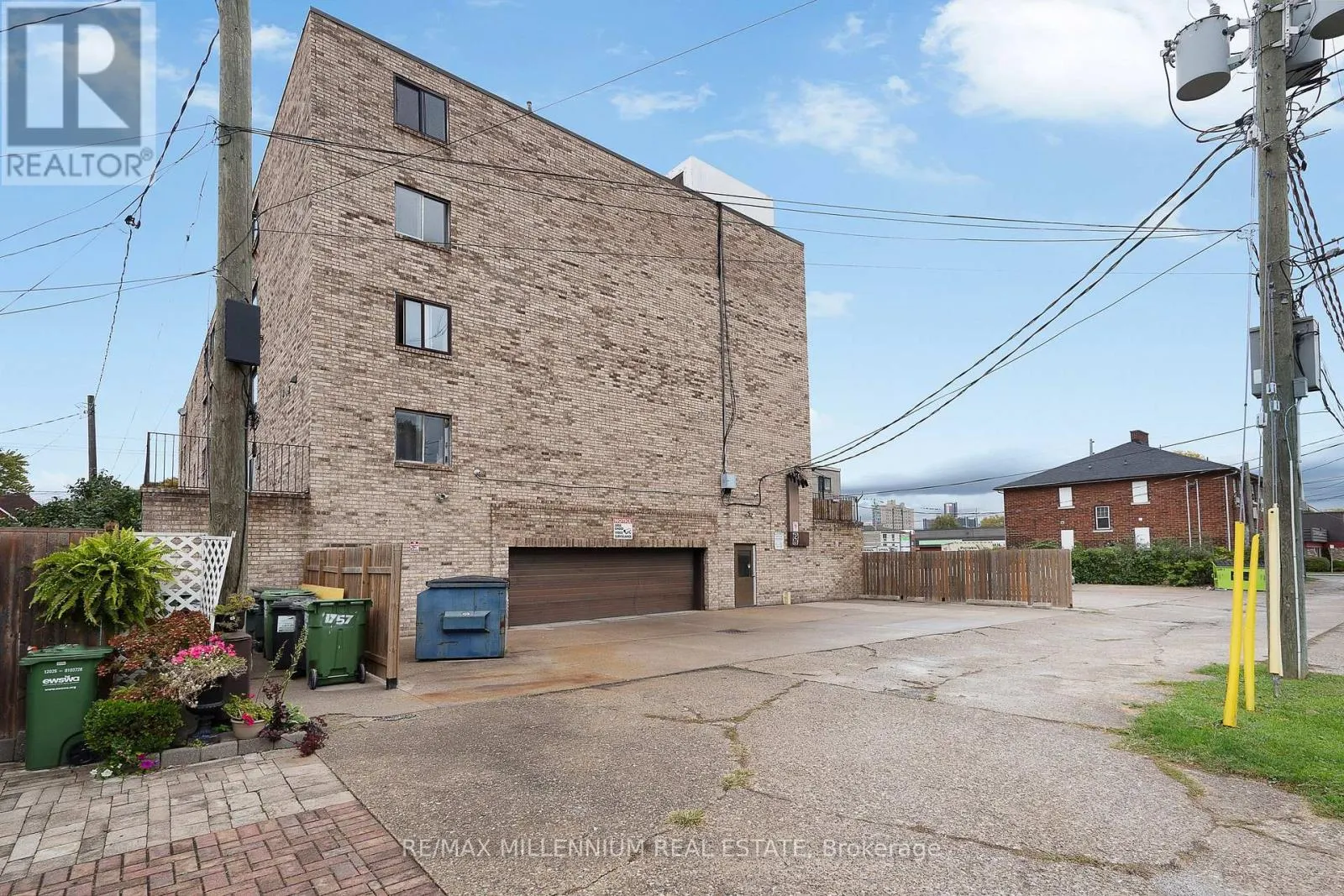 1747-1767 UNIVERSITY AVENUE W
