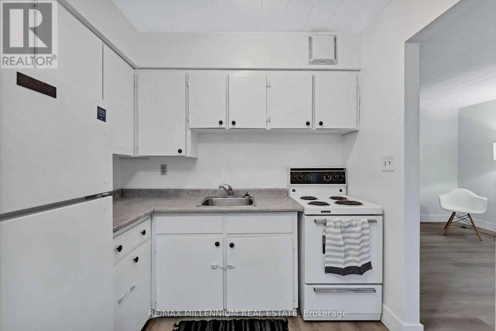 1747-1767 UNIVERSITY AVENUE W
