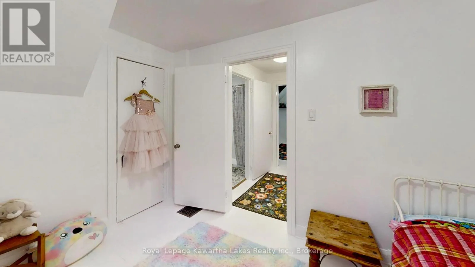 114 COLBORNE STREET W