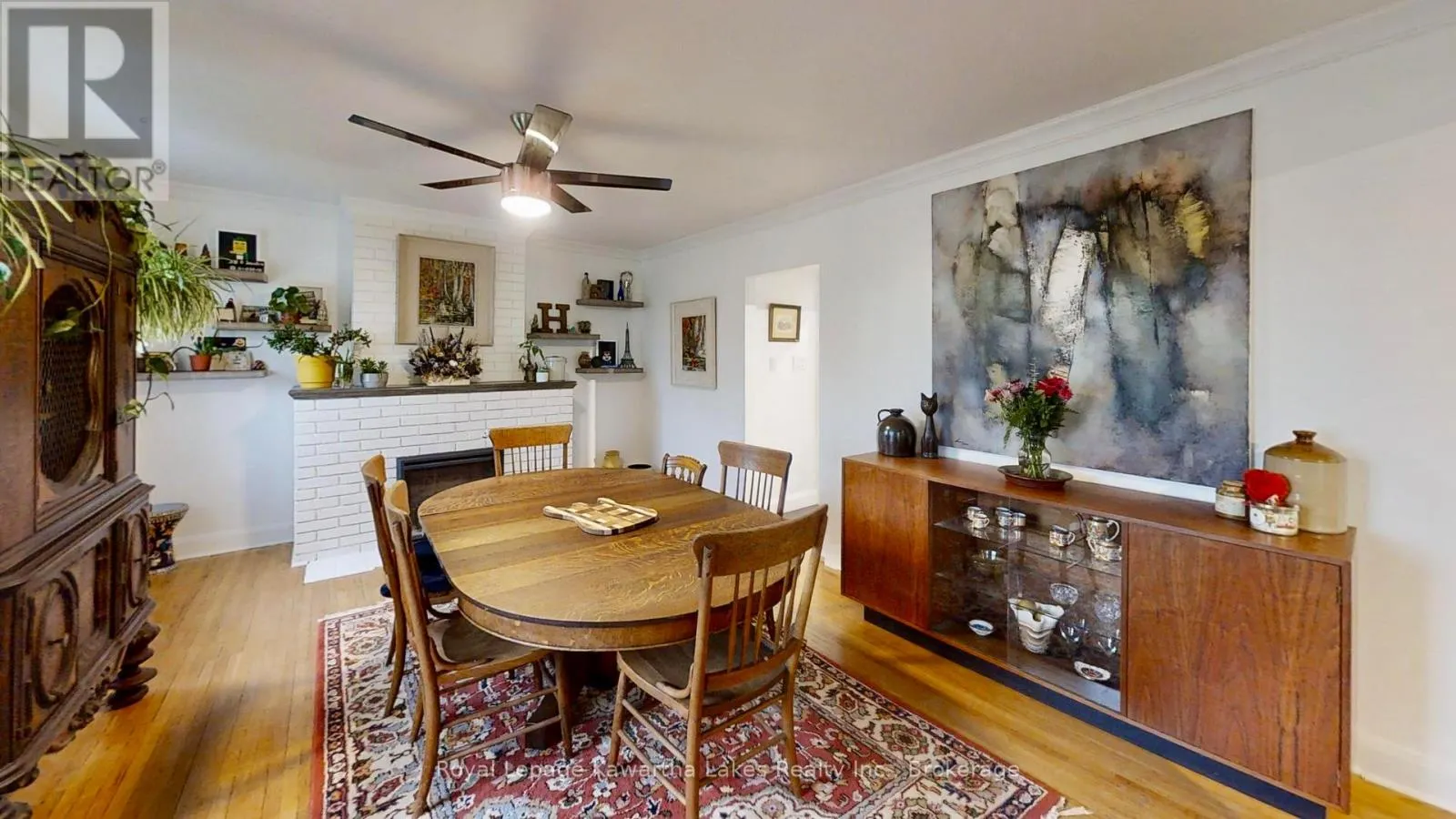 114 COLBORNE STREET W