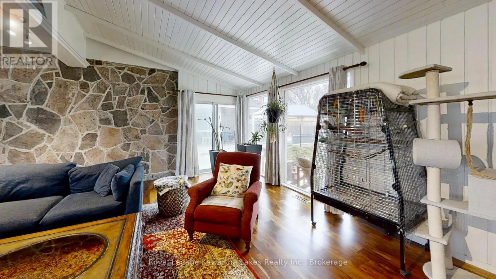 114 COLBORNE STREET W