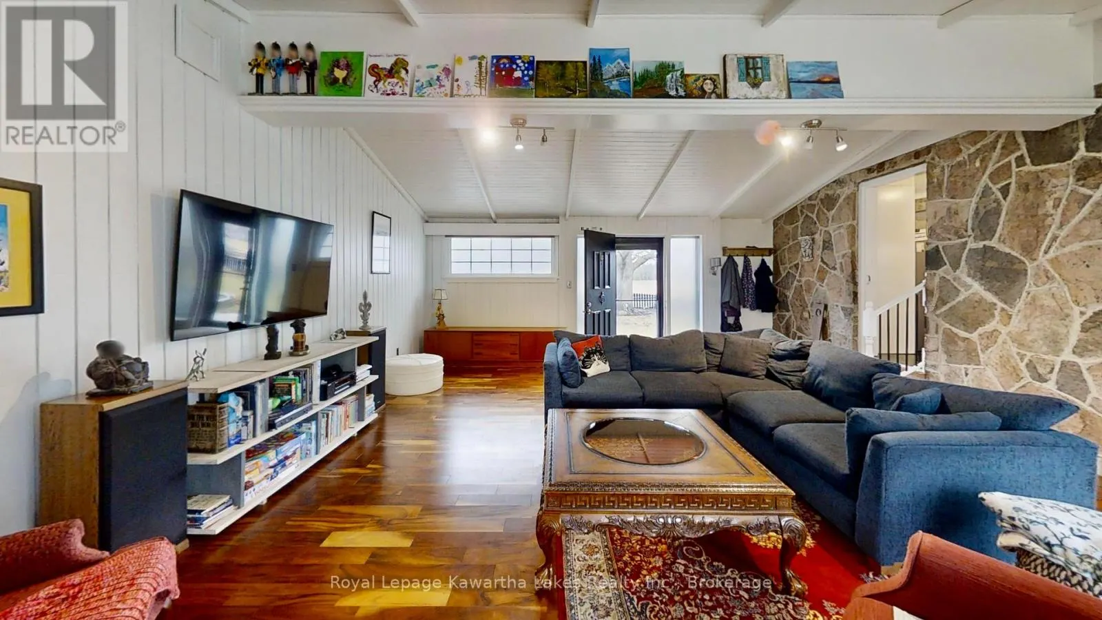 114 COLBORNE STREET W