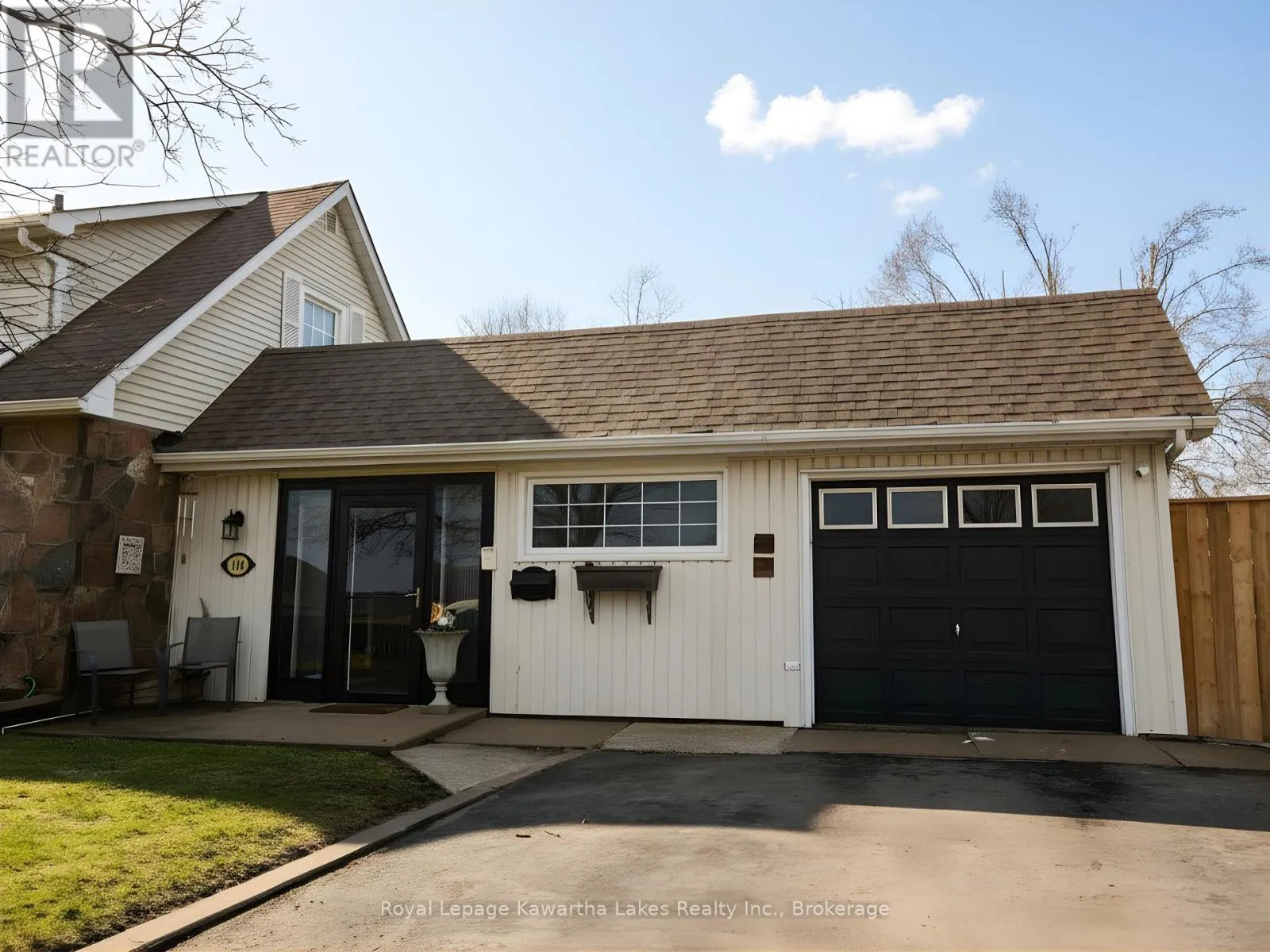 114 COLBORNE STREET W