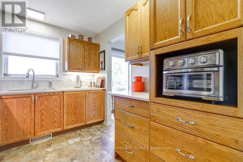 79 COLUMBIA AVENUE