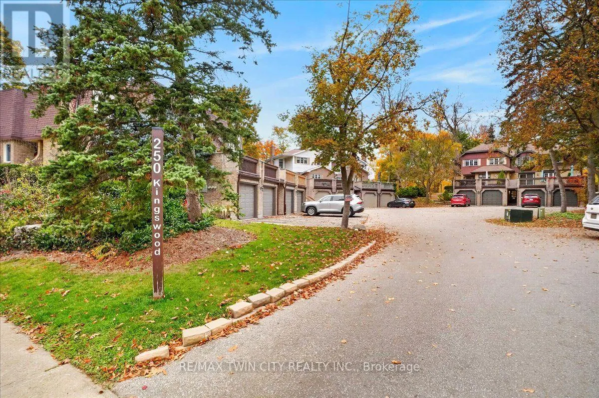 6 - 250 KINGSWOOD DRIVE