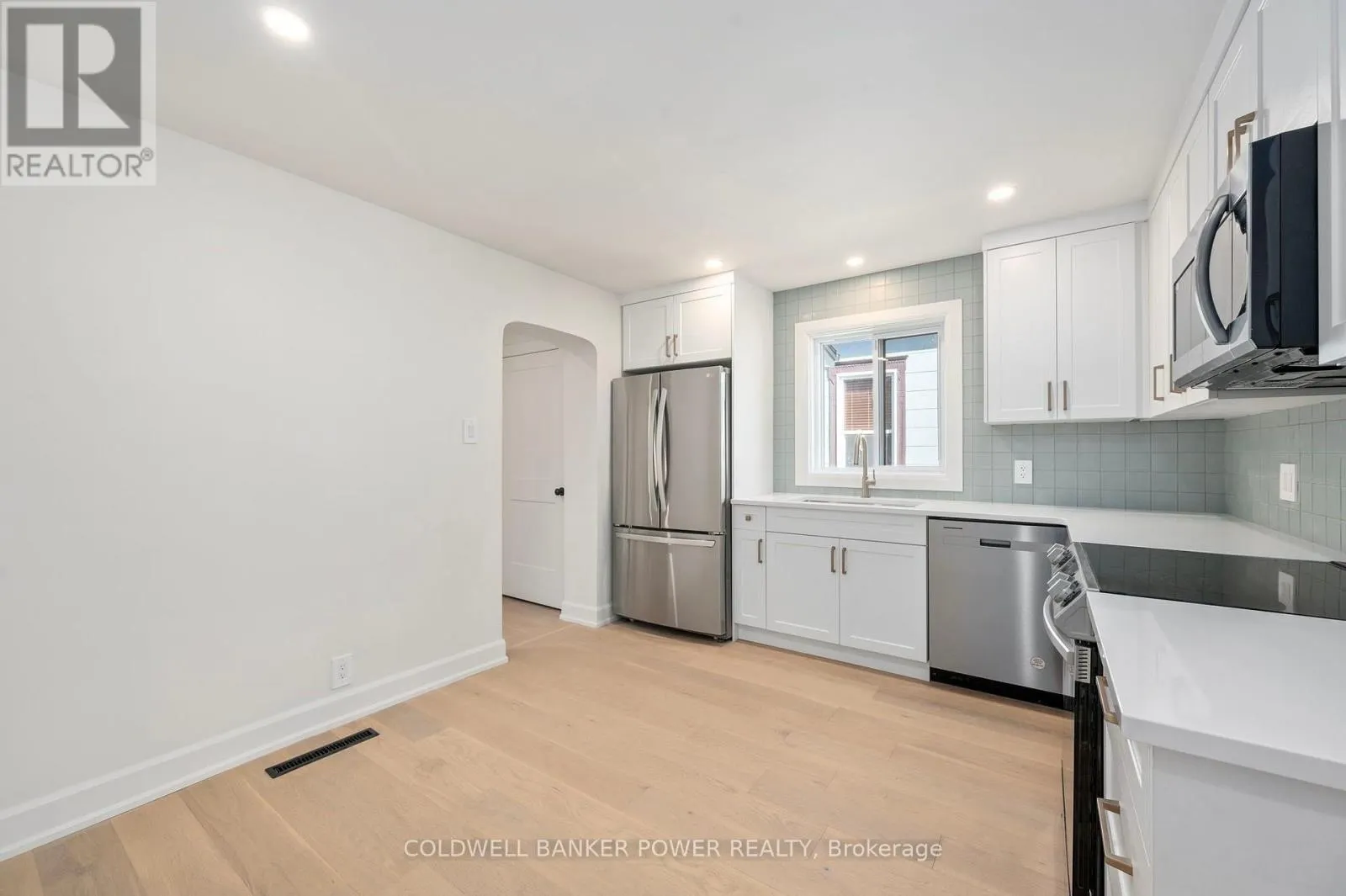 MAIN - 94 BRUCE STREET #Main