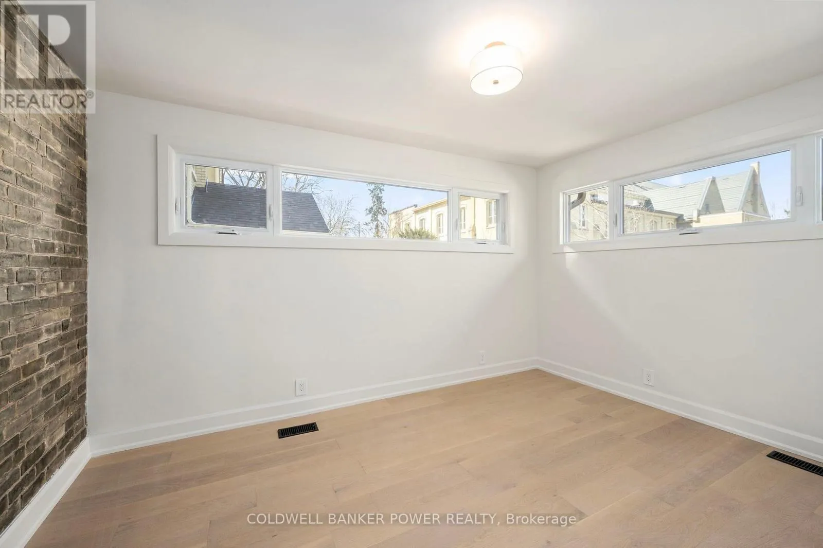 MAIN - 94 BRUCE STREET #Main