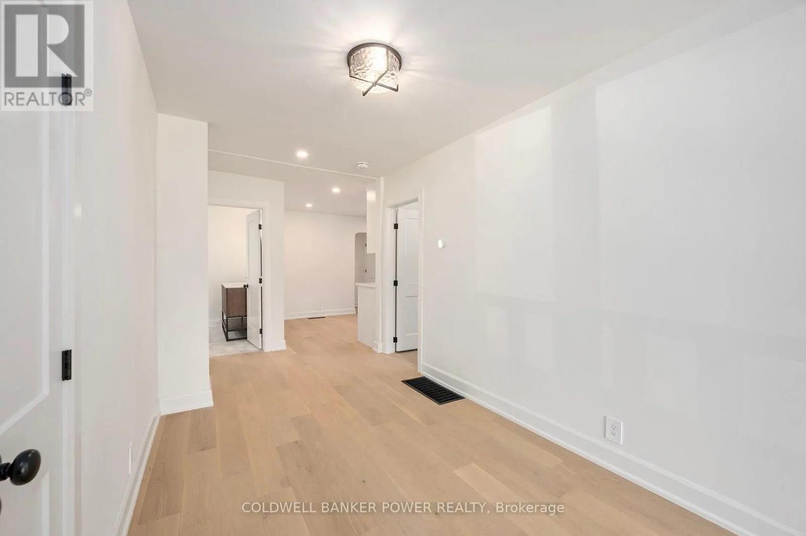 MAIN - 94 BRUCE STREET #Main
