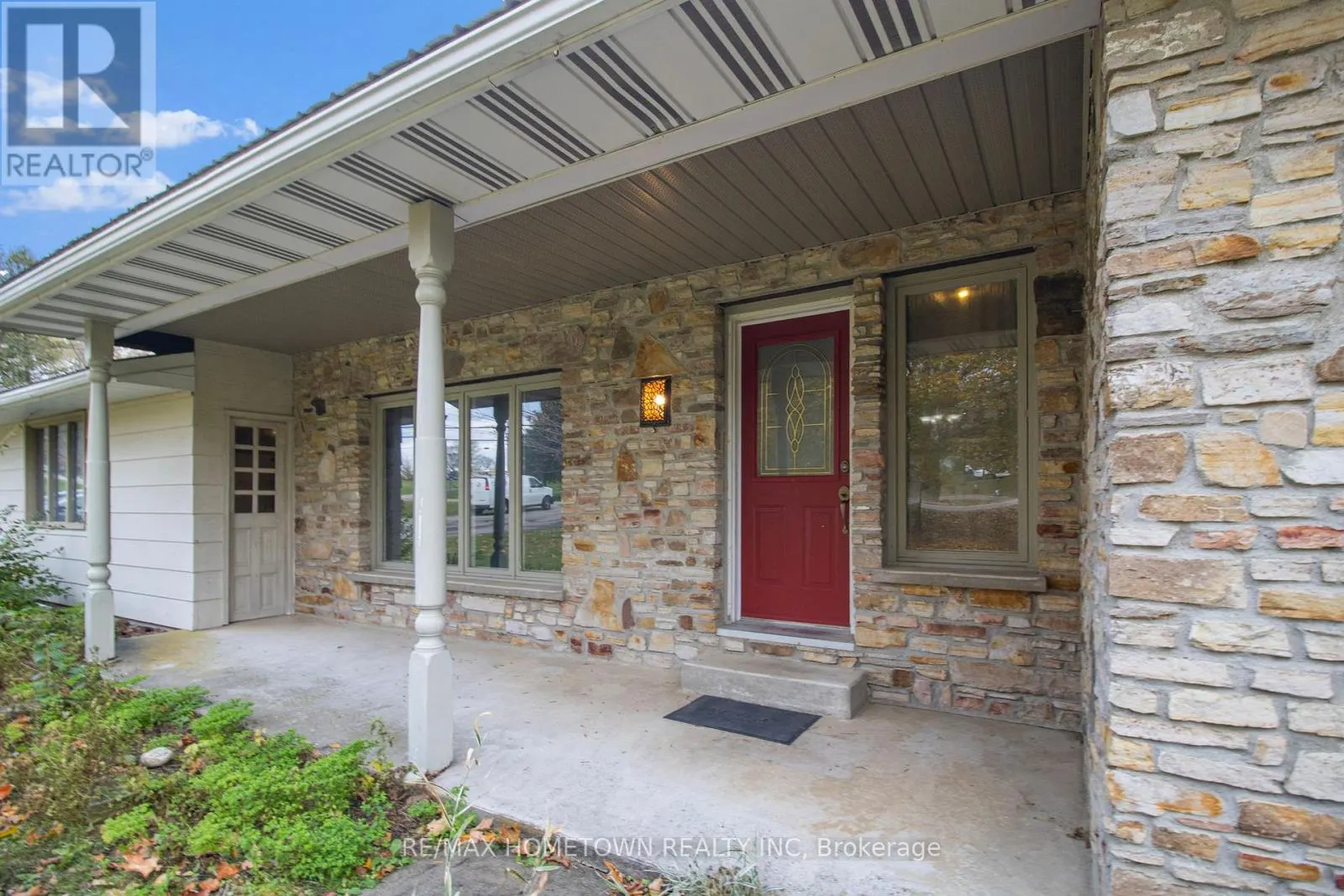 31 MAIN STREET E