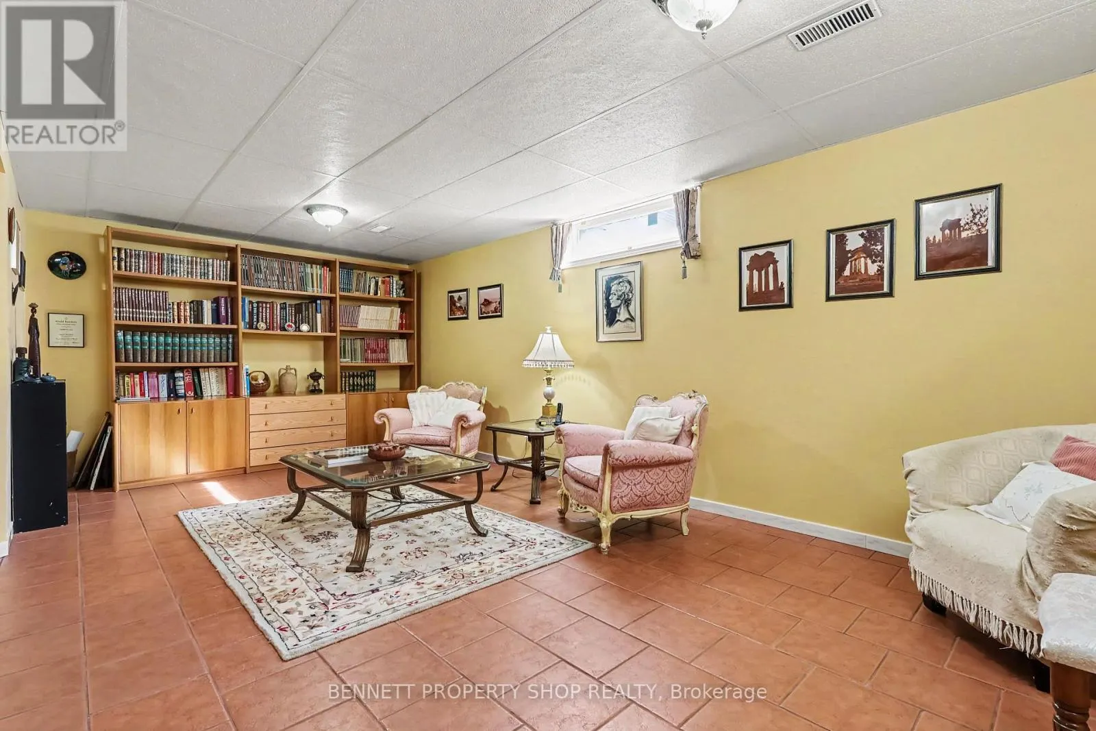 369 STONEWAY DRIVE