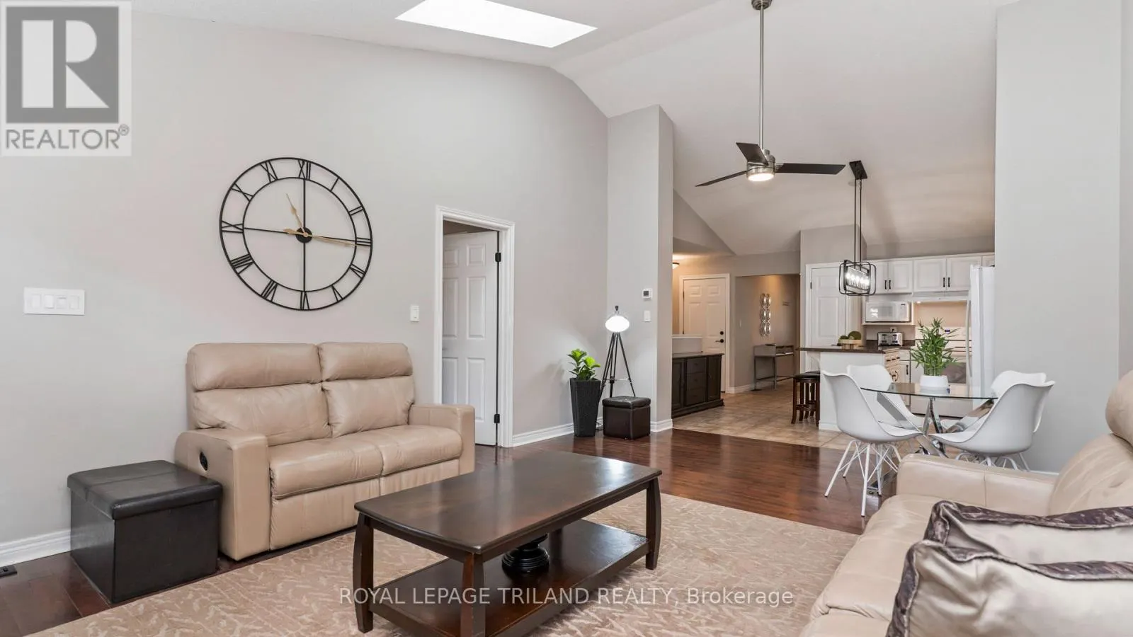 6 - 20 WINDEMERE PLACE #6