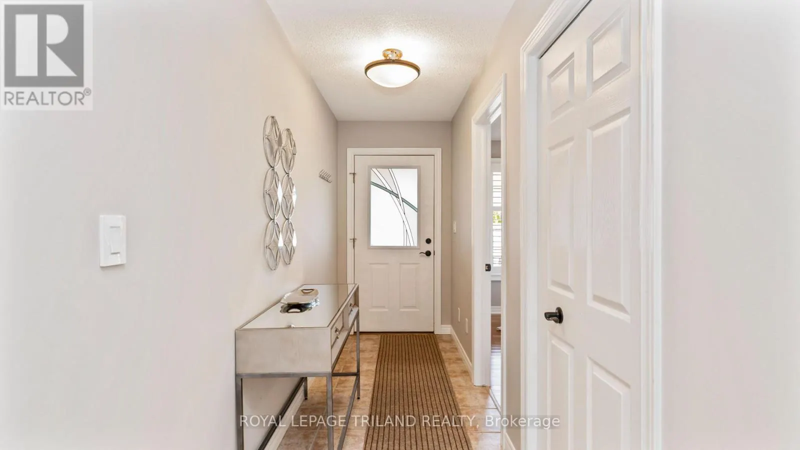 6 - 20 WINDEMERE PLACE #6