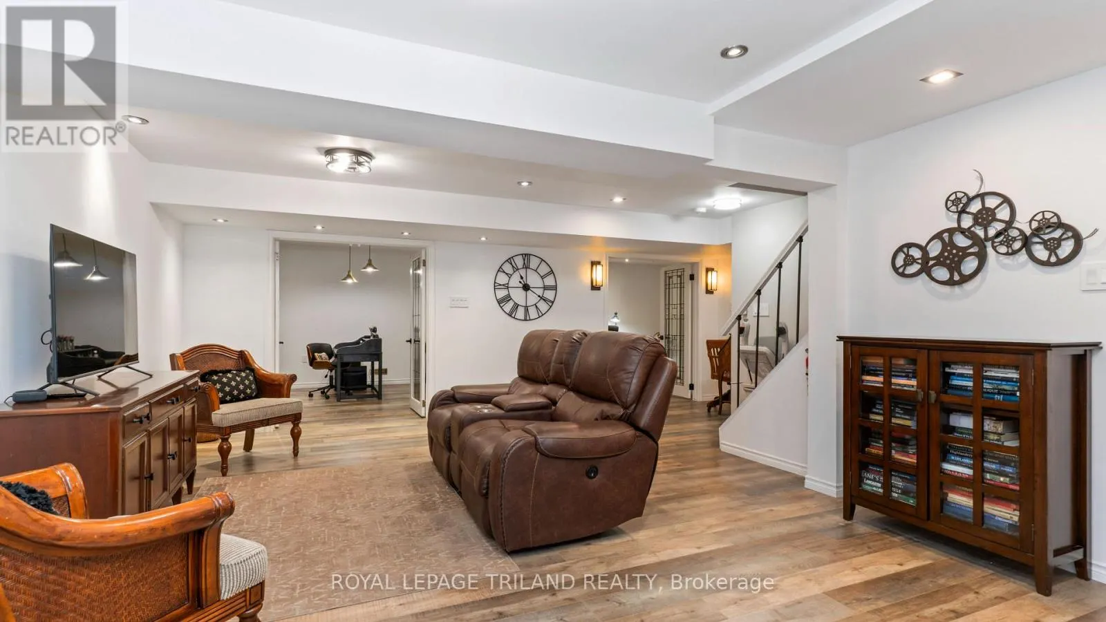 6 - 20 WINDEMERE PLACE #6