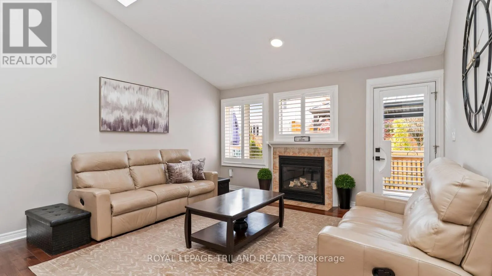 6 - 20 WINDEMERE PLACE #6