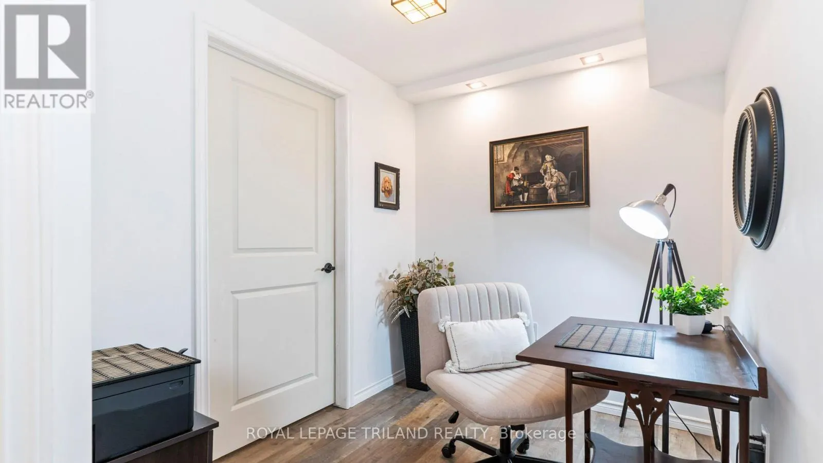 6 - 20 WINDEMERE PLACE #6