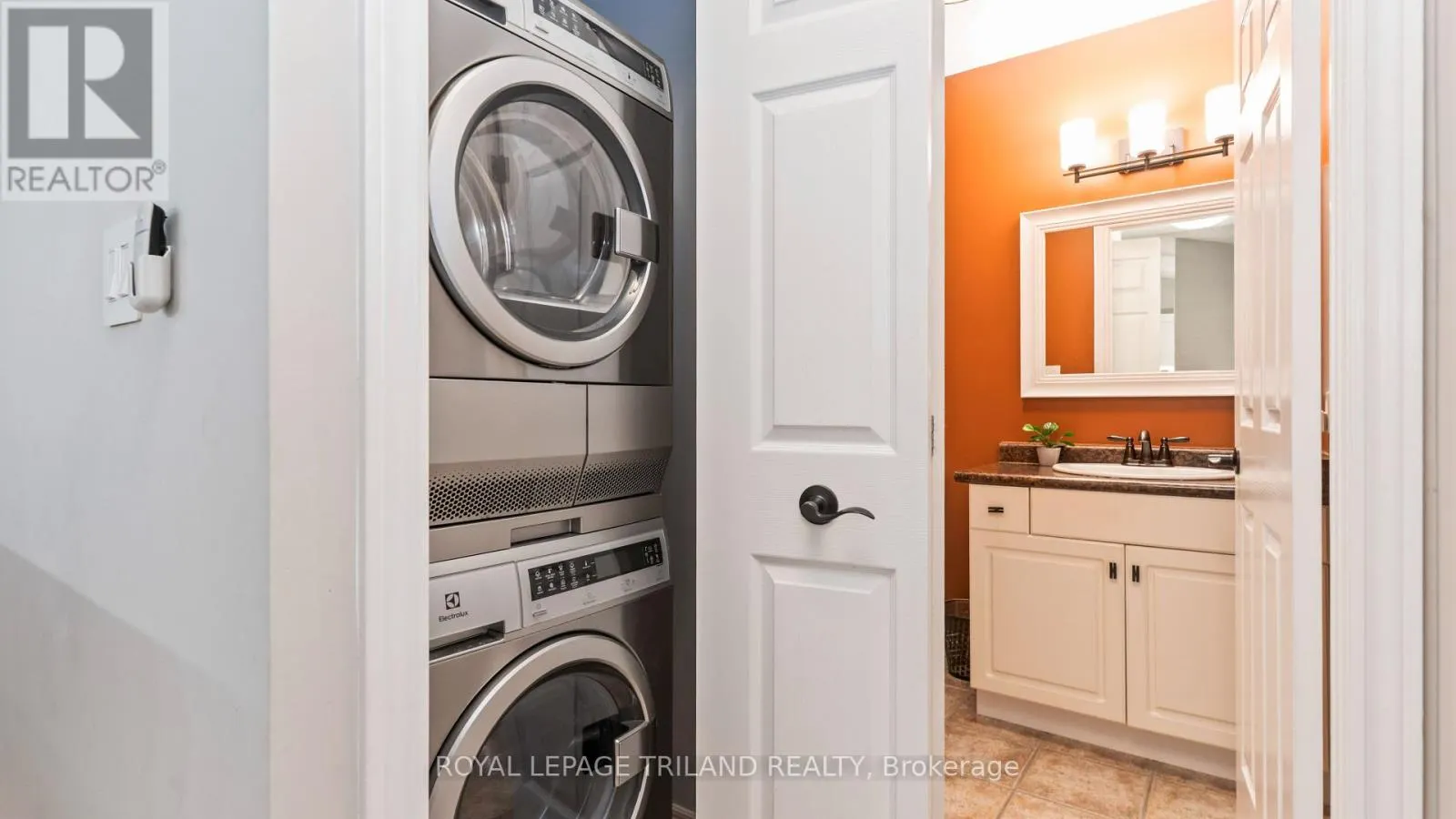 6 - 20 WINDEMERE PLACE #6