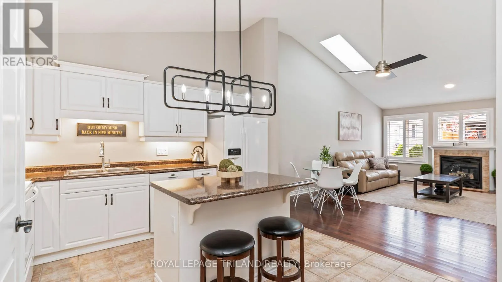 6 - 20 WINDEMERE PLACE #6