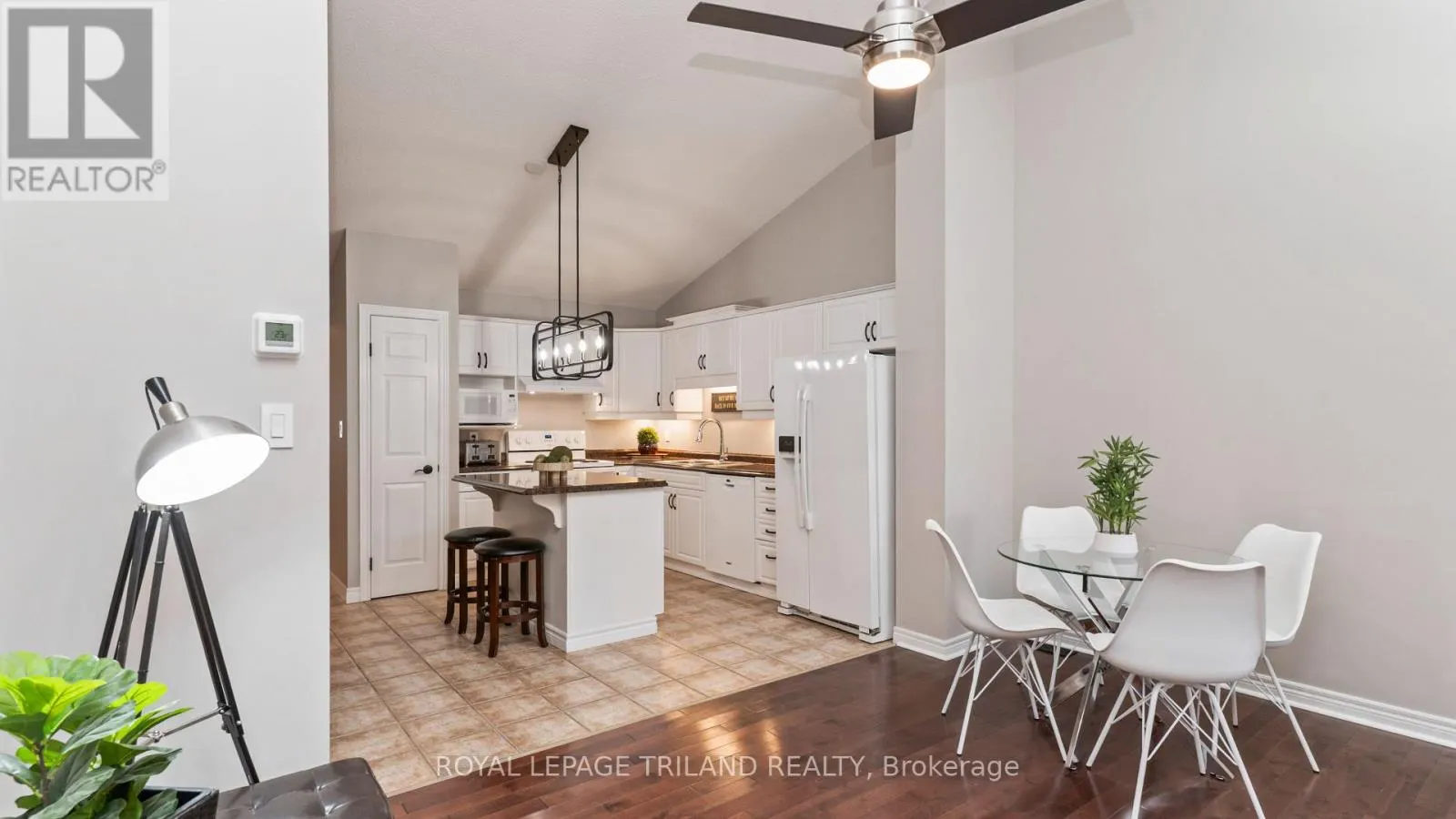 6 - 20 WINDEMERE PLACE #6