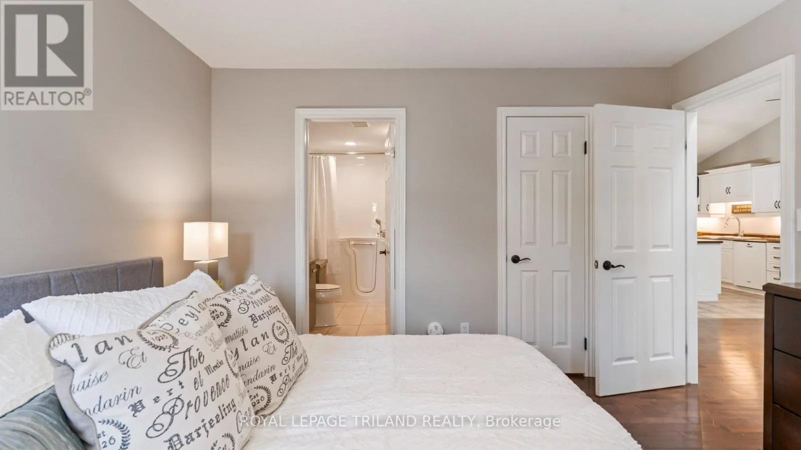 6 - 20 WINDEMERE PLACE #6