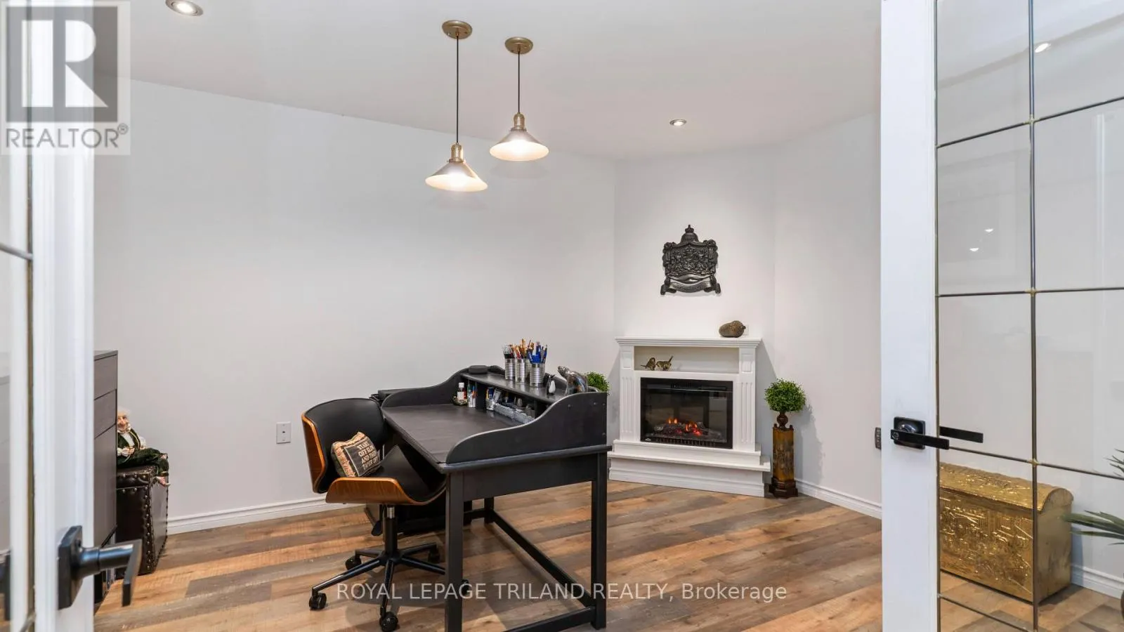 6 - 20 WINDEMERE PLACE #6