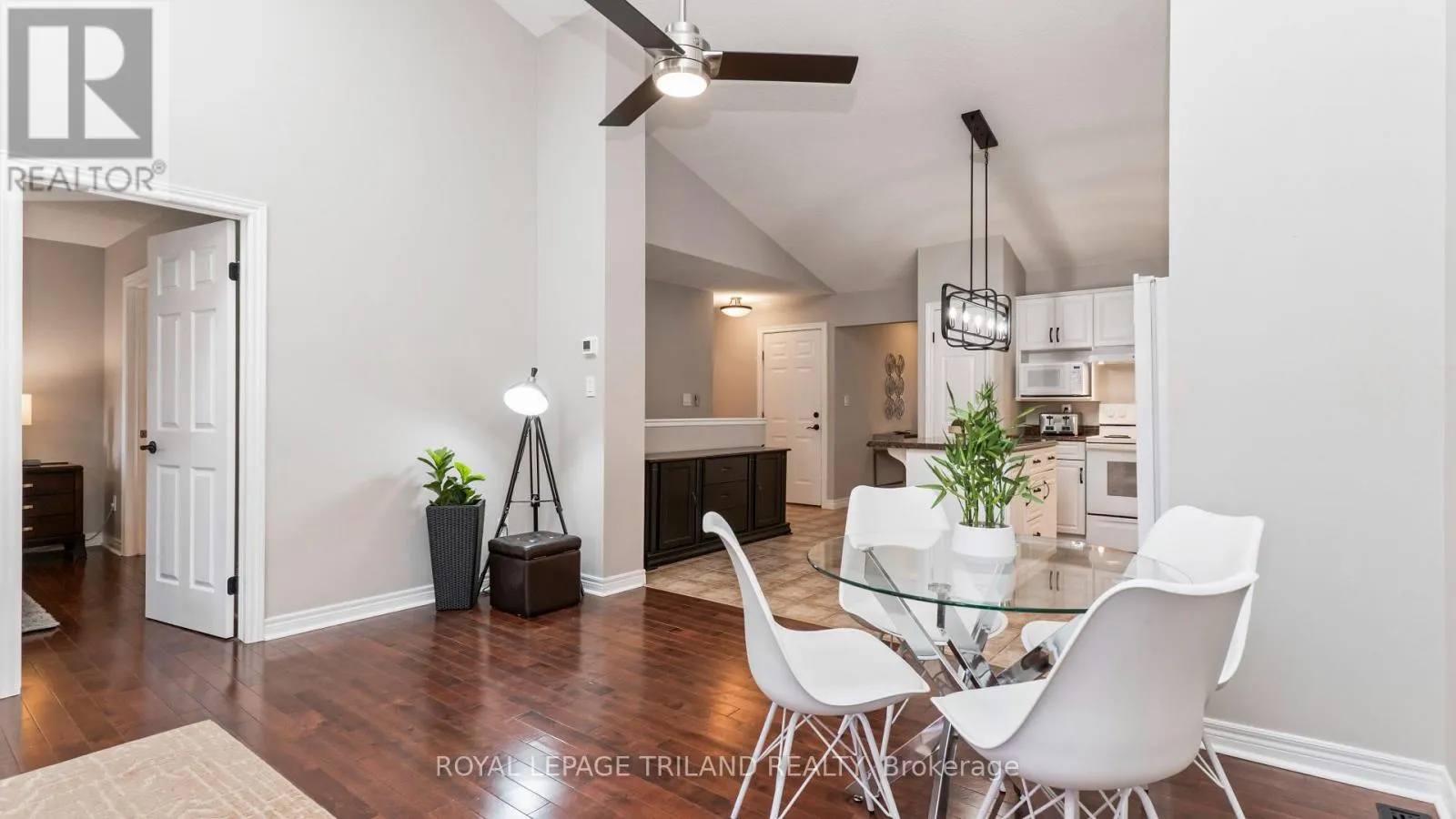 6 - 20 WINDEMERE PLACE #6