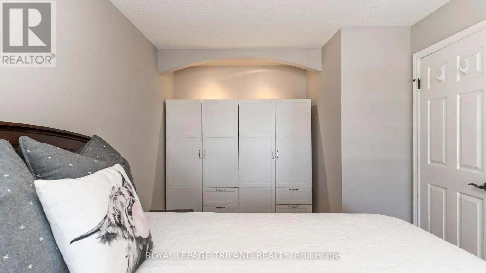 6 - 20 WINDEMERE PLACE #6