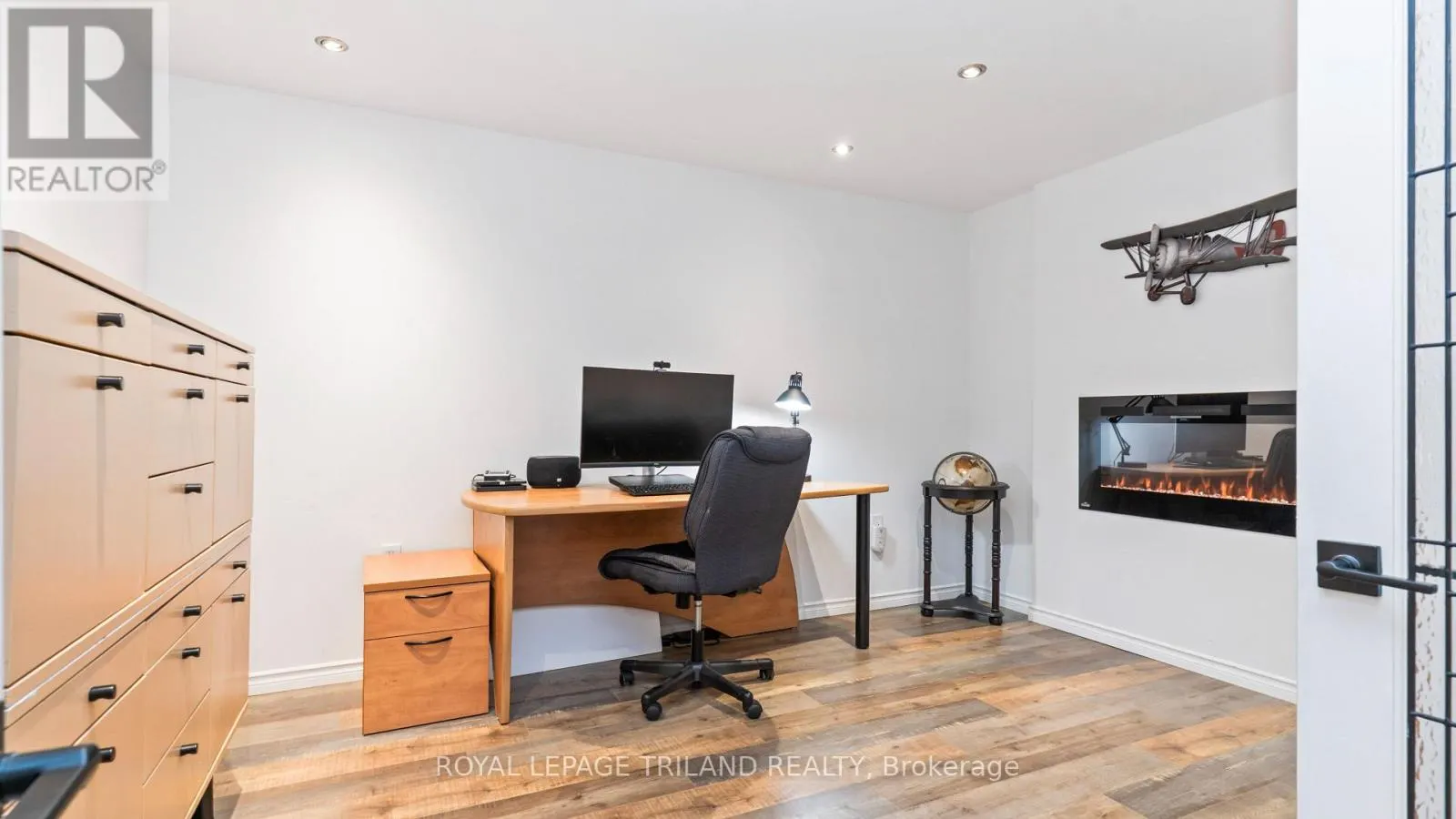 6 - 20 WINDEMERE PLACE #6