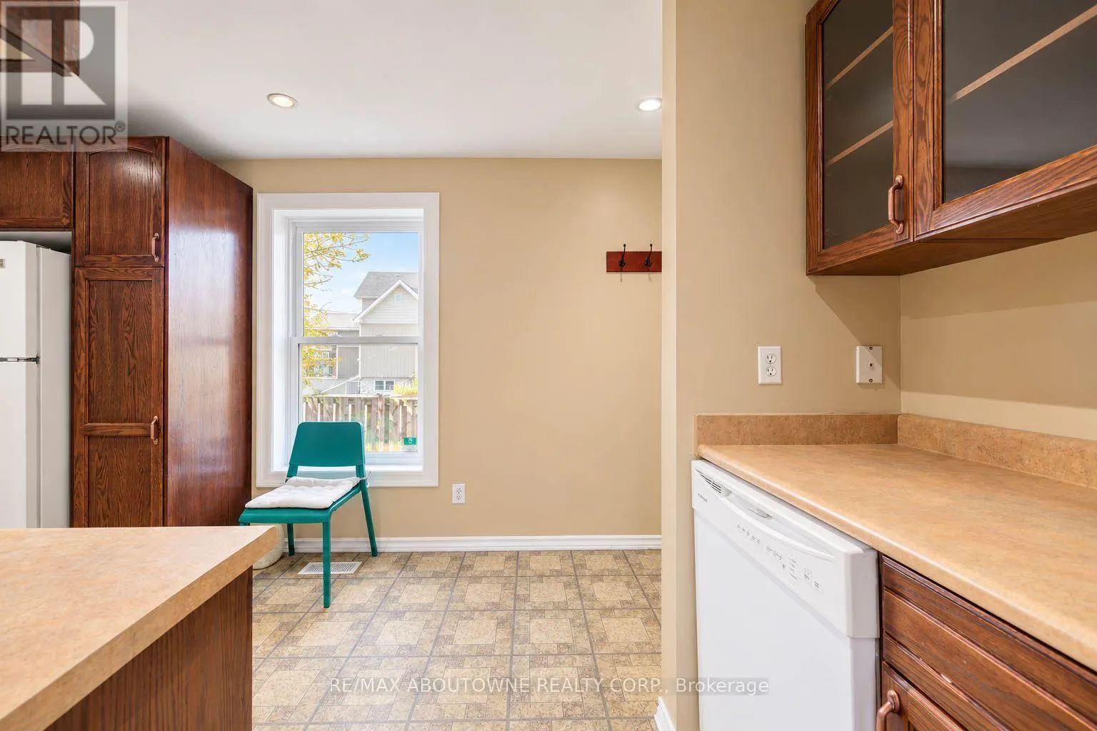 81 GLENDALE AVENUE N