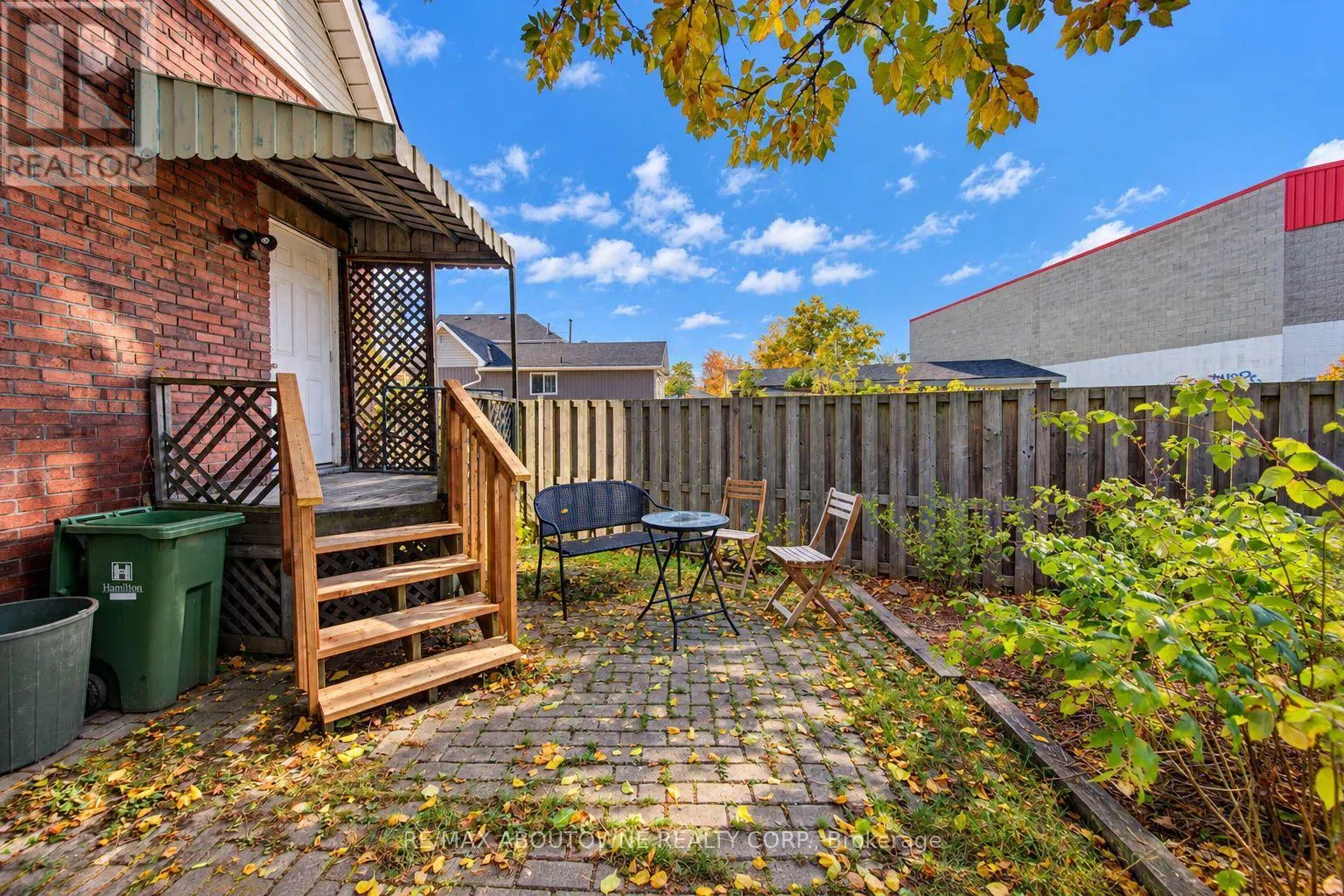 81 GLENDALE AVENUE N