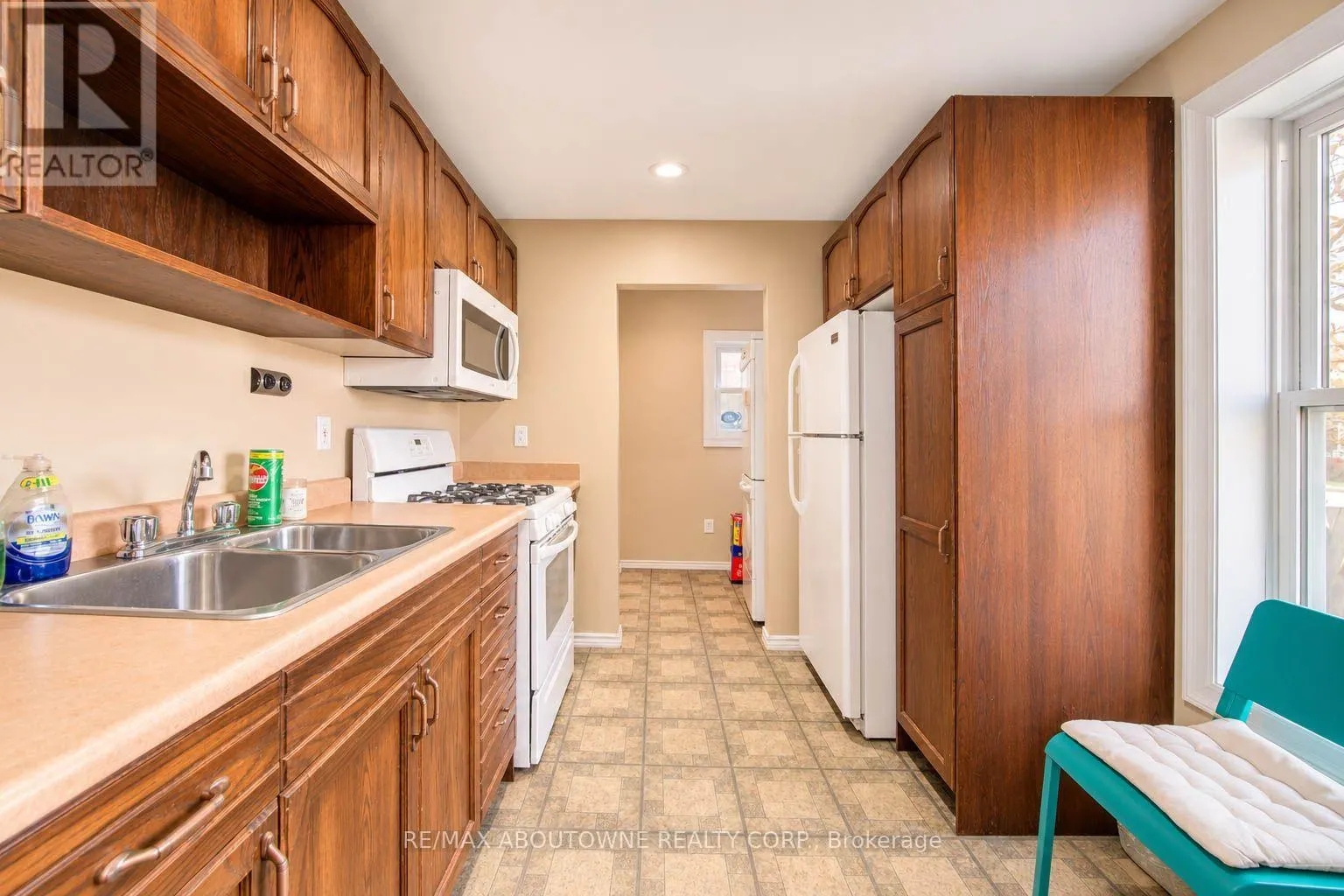 81 GLENDALE AVENUE N