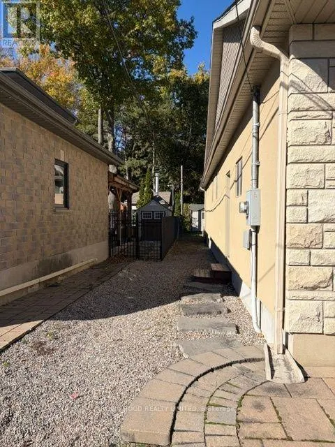 1035 FALAISE ROAD
