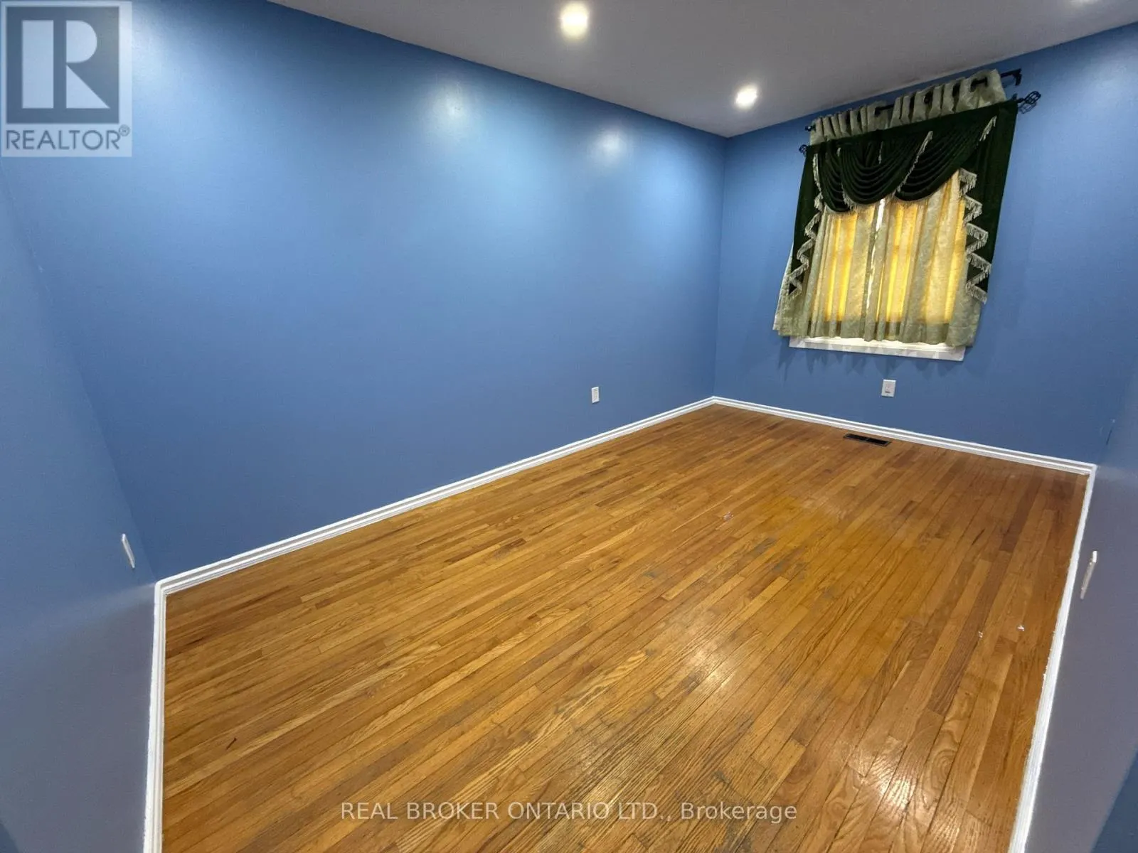 MAIN - 535 ELGIN STREET N