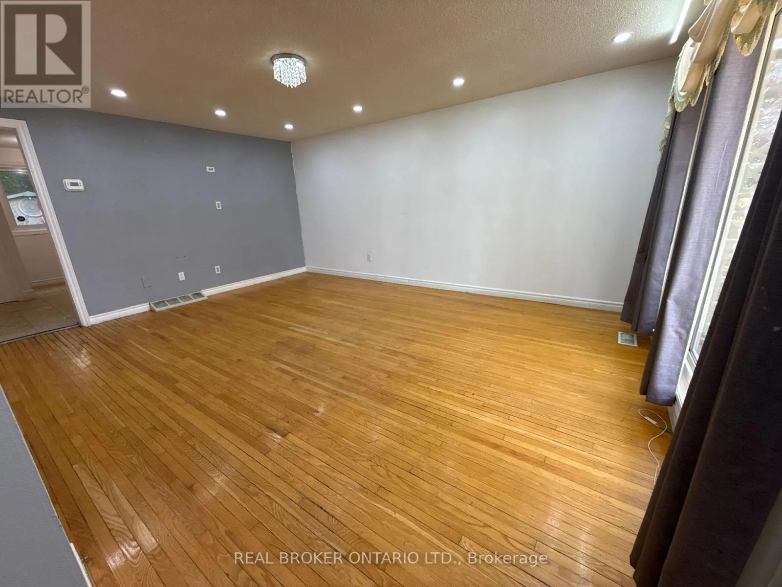 MAIN - 535 ELGIN STREET N