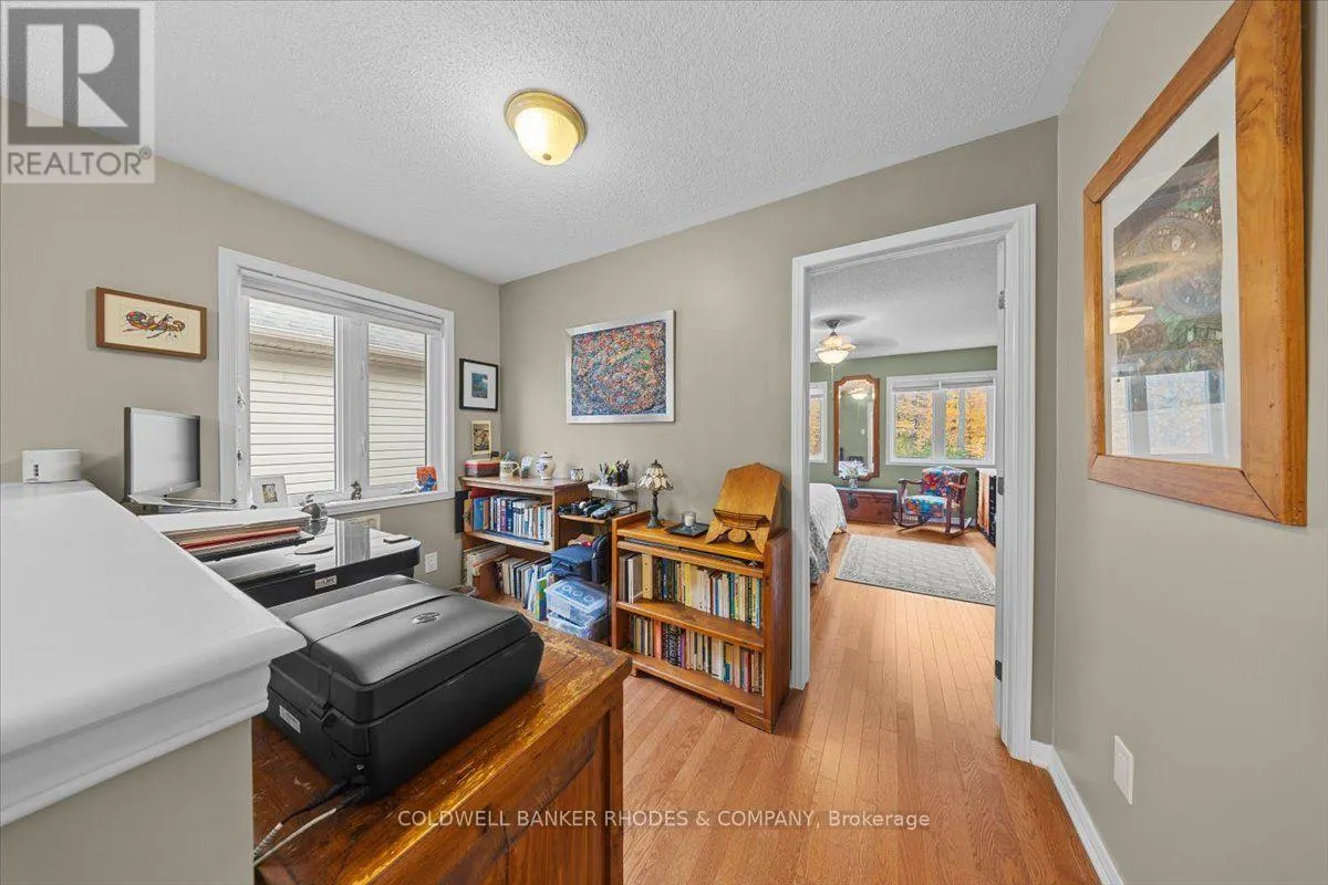 445 MEADOWBREEZE DRIVE