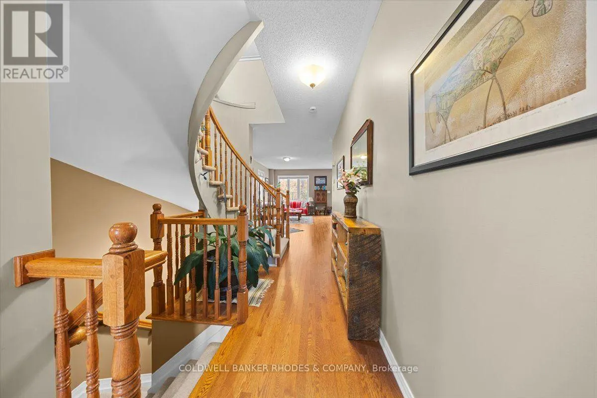 445 MEADOWBREEZE DRIVE