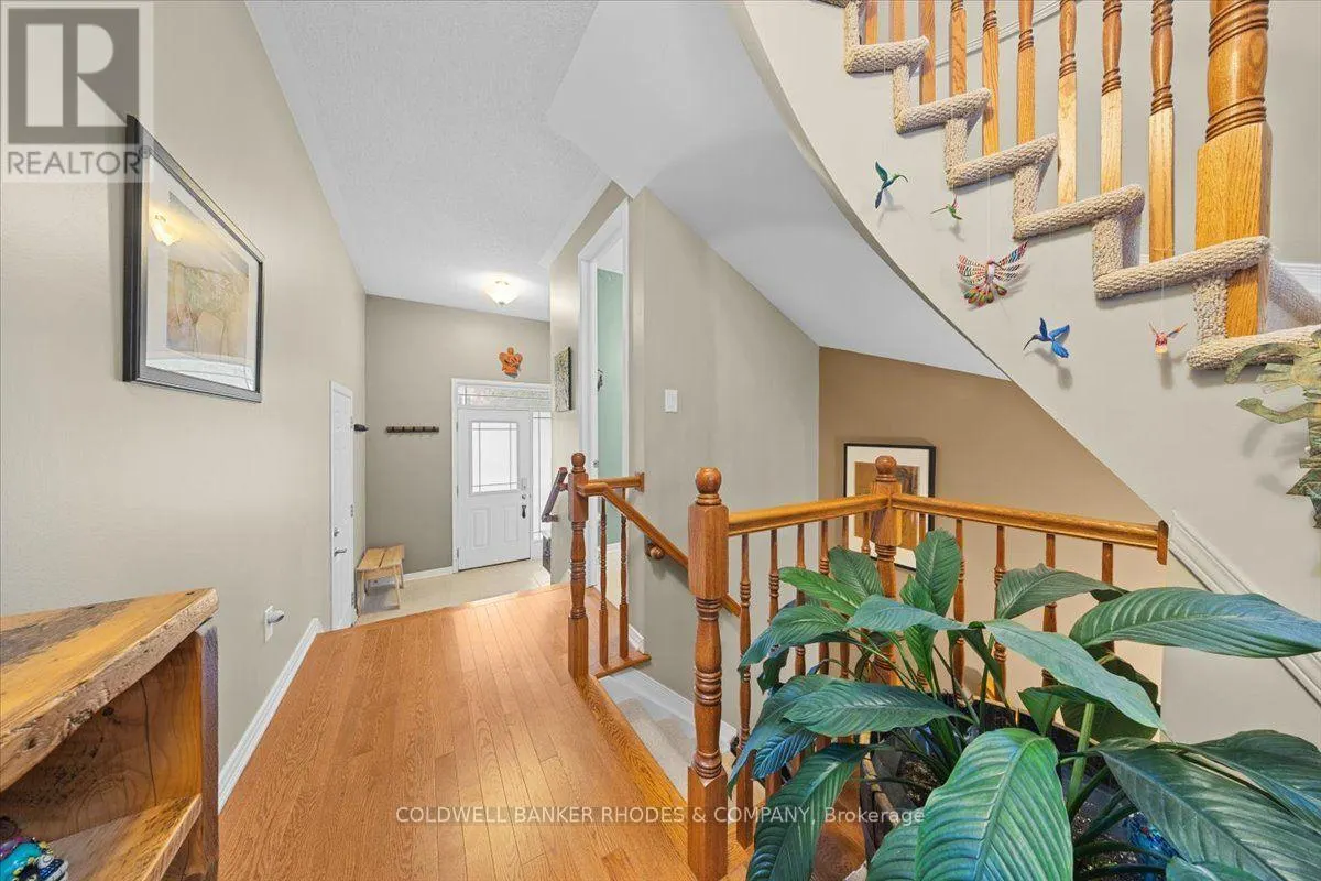 445 MEADOWBREEZE DRIVE