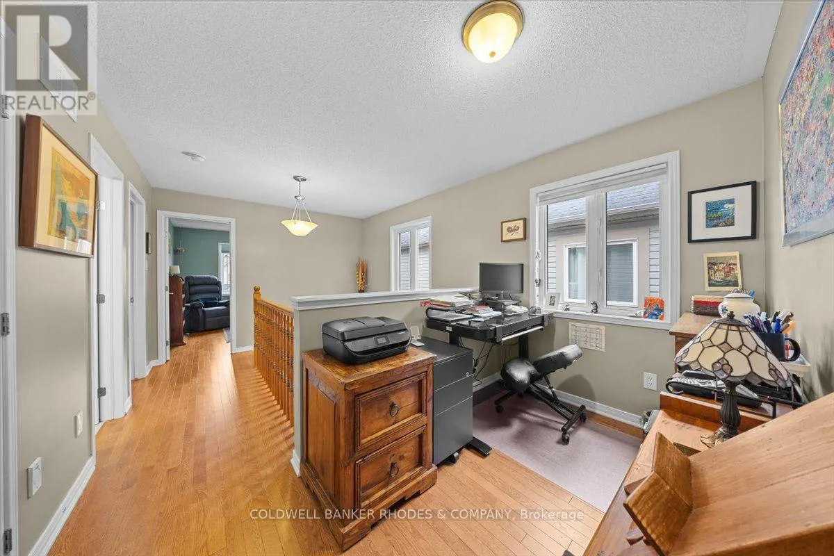 445 MEADOWBREEZE DRIVE