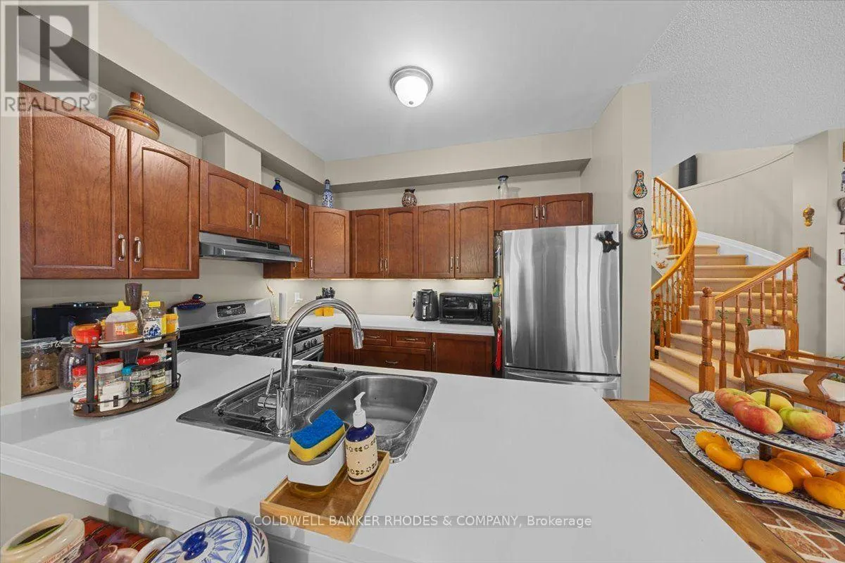 445 MEADOWBREEZE DRIVE