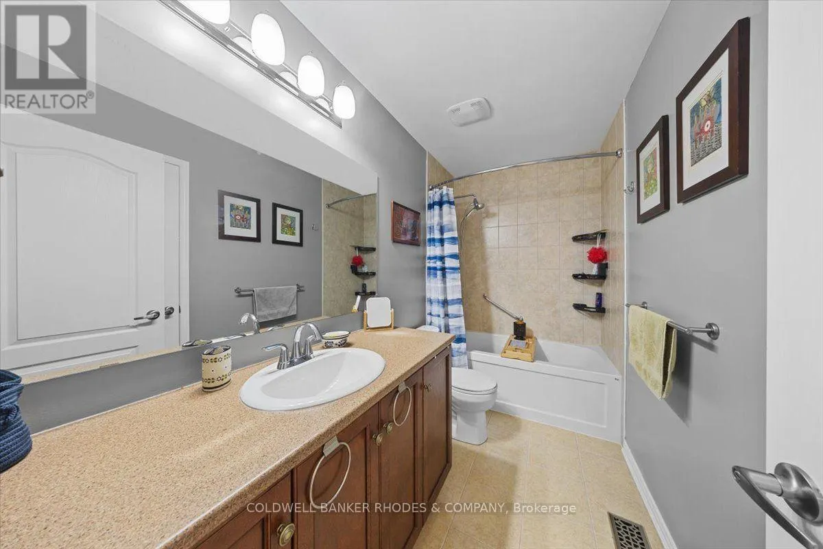 445 MEADOWBREEZE DRIVE