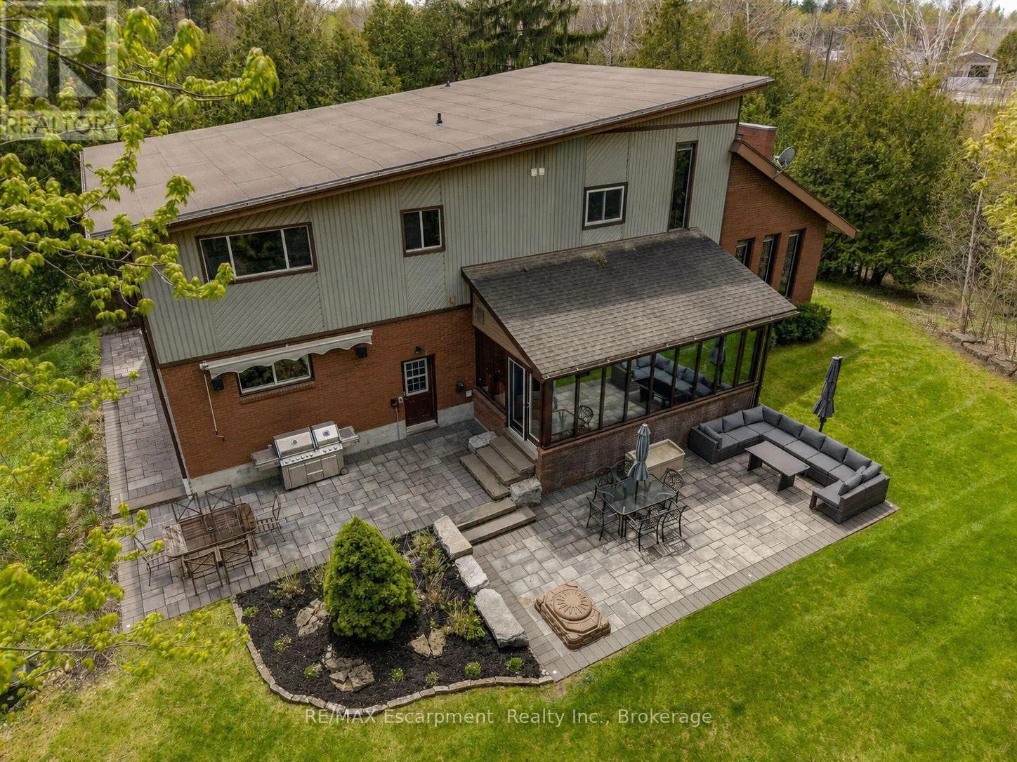 2092 HIGHWAY 6
