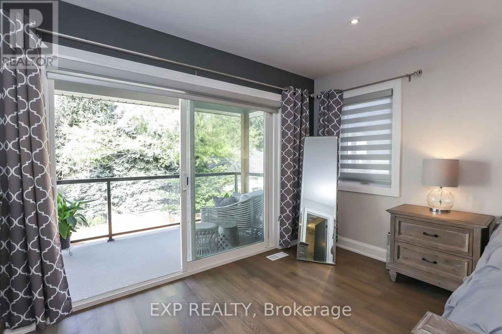 77A BROADWAY AVENUE