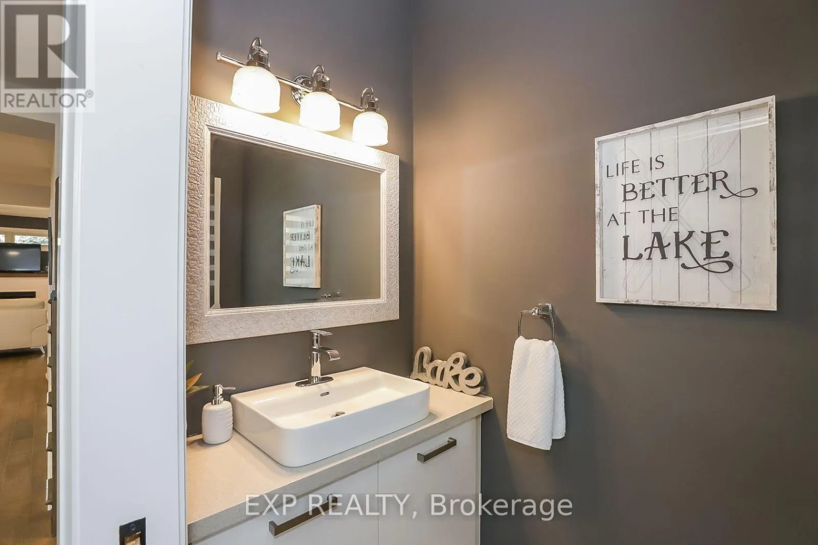 77A BROADWAY AVENUE