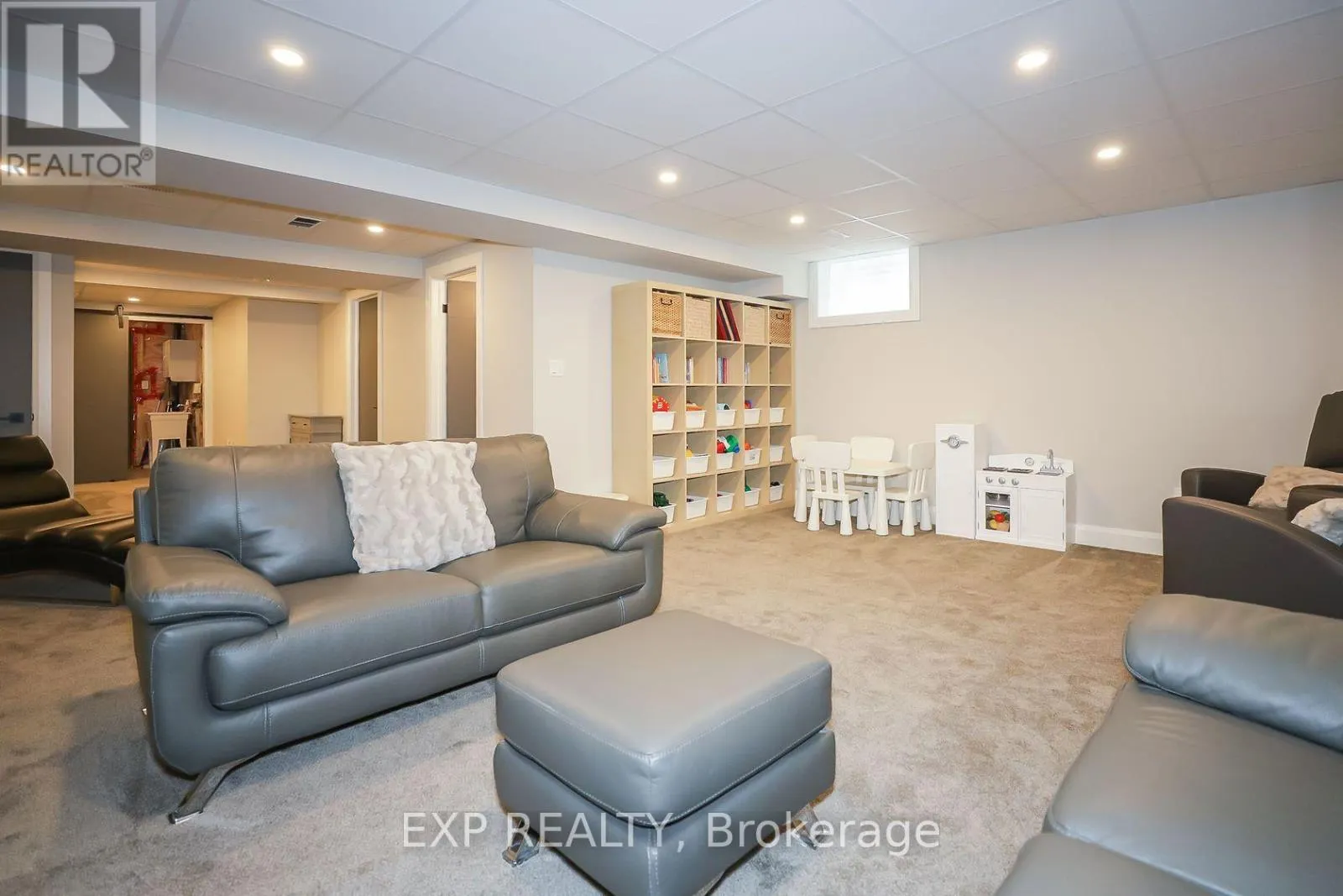 77A BROADWAY AVENUE